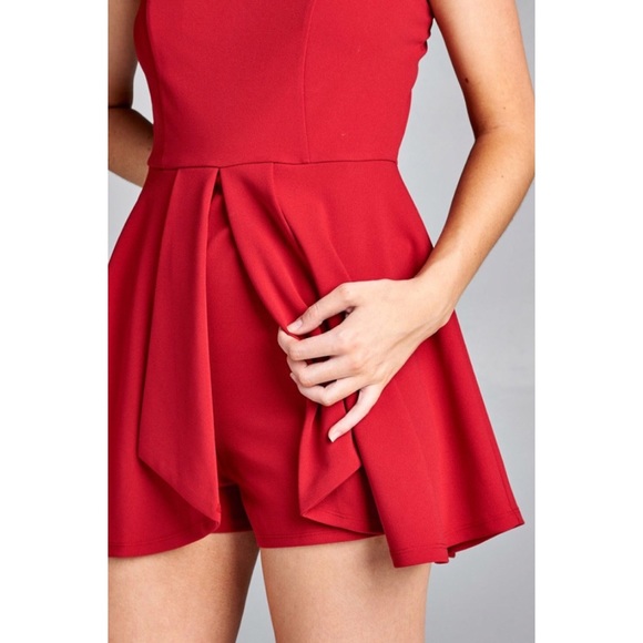 V Neck Pleated Romper - Picture 5 of 6